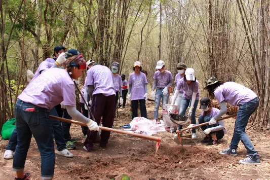 Mahidol University built a weir for CSR