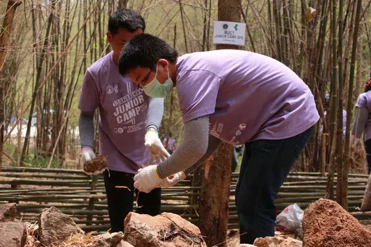 Mahidol University built a weir for CSR