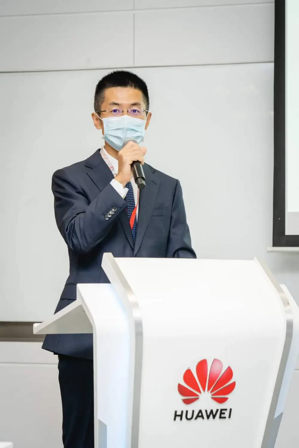 ร่วมลงนามในข้อตกลงจับมือเป็นพันธมิตรทางธุรกิจเพื่อส่งเสริมการให้บริการคลาวด์กับลูกค้าของบริษัท