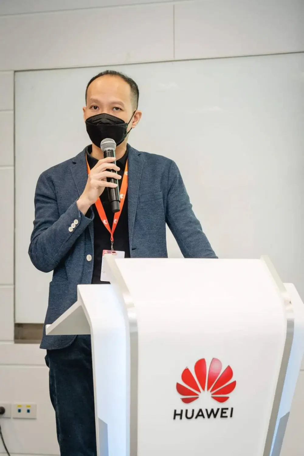 ร่วมลงนามในข้อตกลงจับมือเป็นพันธมิตรทางธุรกิจเพื่อส่งเสริมการให้บริการคลาวด์กับลูกค้าของบริษัท