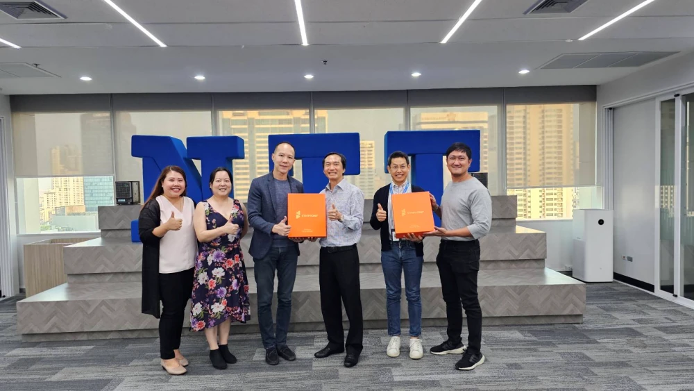 Welcoming the New Year with Joy and Gratitude from Symphony Communication